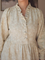 ÉLINE : Robe longue à col volanté