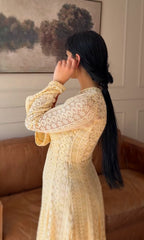 AMALIA : Robe longue en dentelle jaune beurre